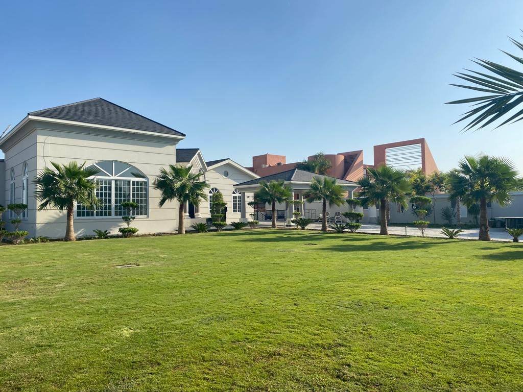 4 Kanal Luxury Farmhouse for Sale in Gulberg Greens, Islamabad