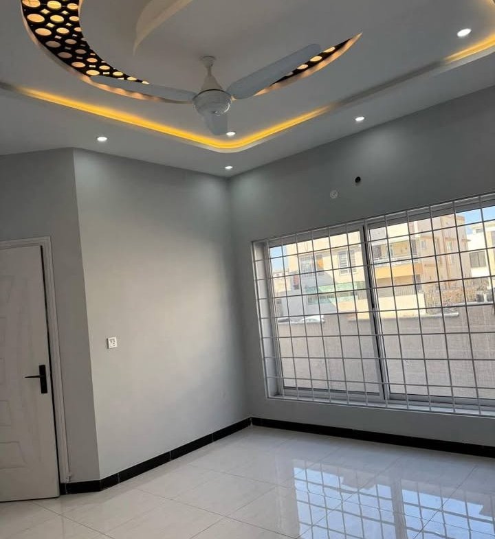 7 Marla Double Unit Luxury Designer House for Sale in Gulberg Residencia Near D-Markaz Islamabad 1