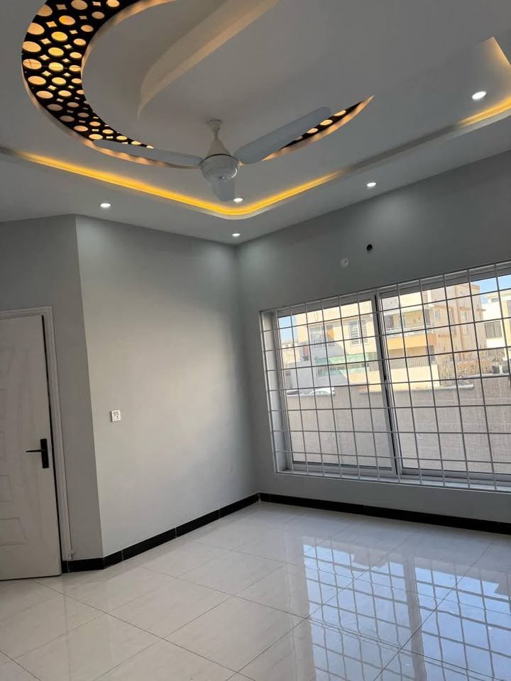 7 Marla Double Unit Luxury Designer House for Sale in Gulberg Residencia Near D-Markaz Islamabad 1