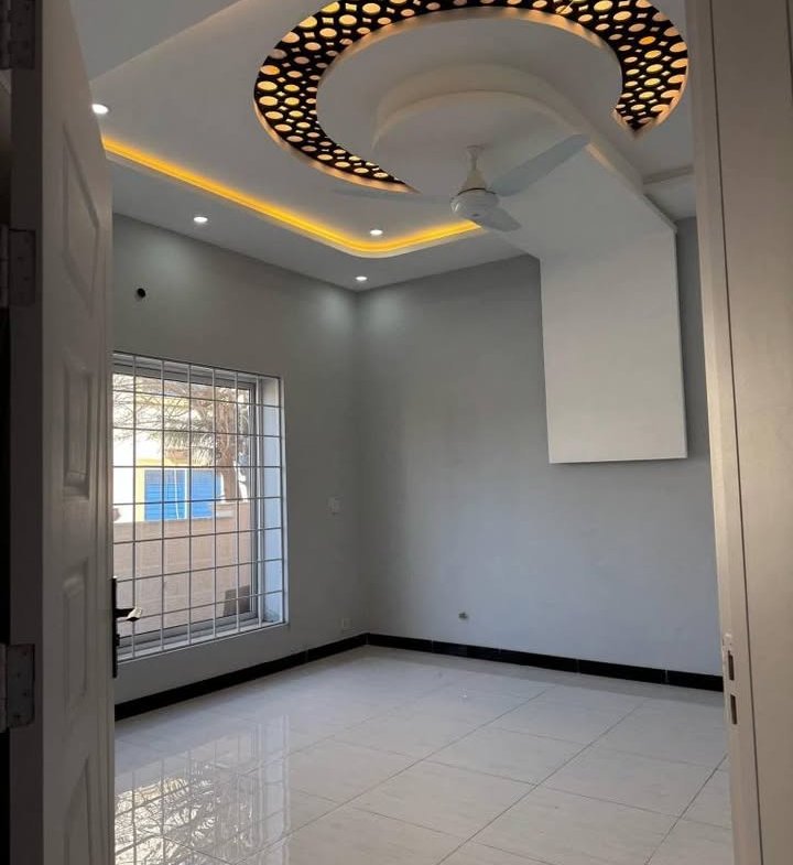 7 Marla Double Unit Luxury Designer House for Sale in Gulberg Residencia Near D-Markaz Islamabad 2